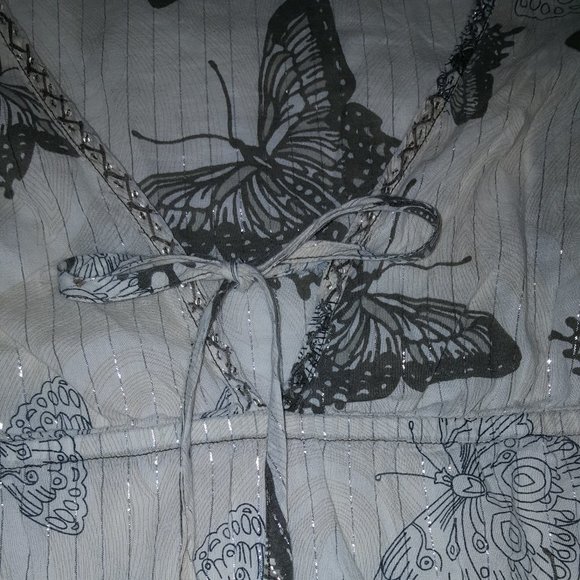 Avenue size 26/28 Butterfly Print Blouse - Picture 4 of 8